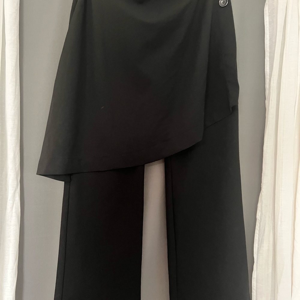Zara Elegant Black pant with skirt at front size XL used excelent condition